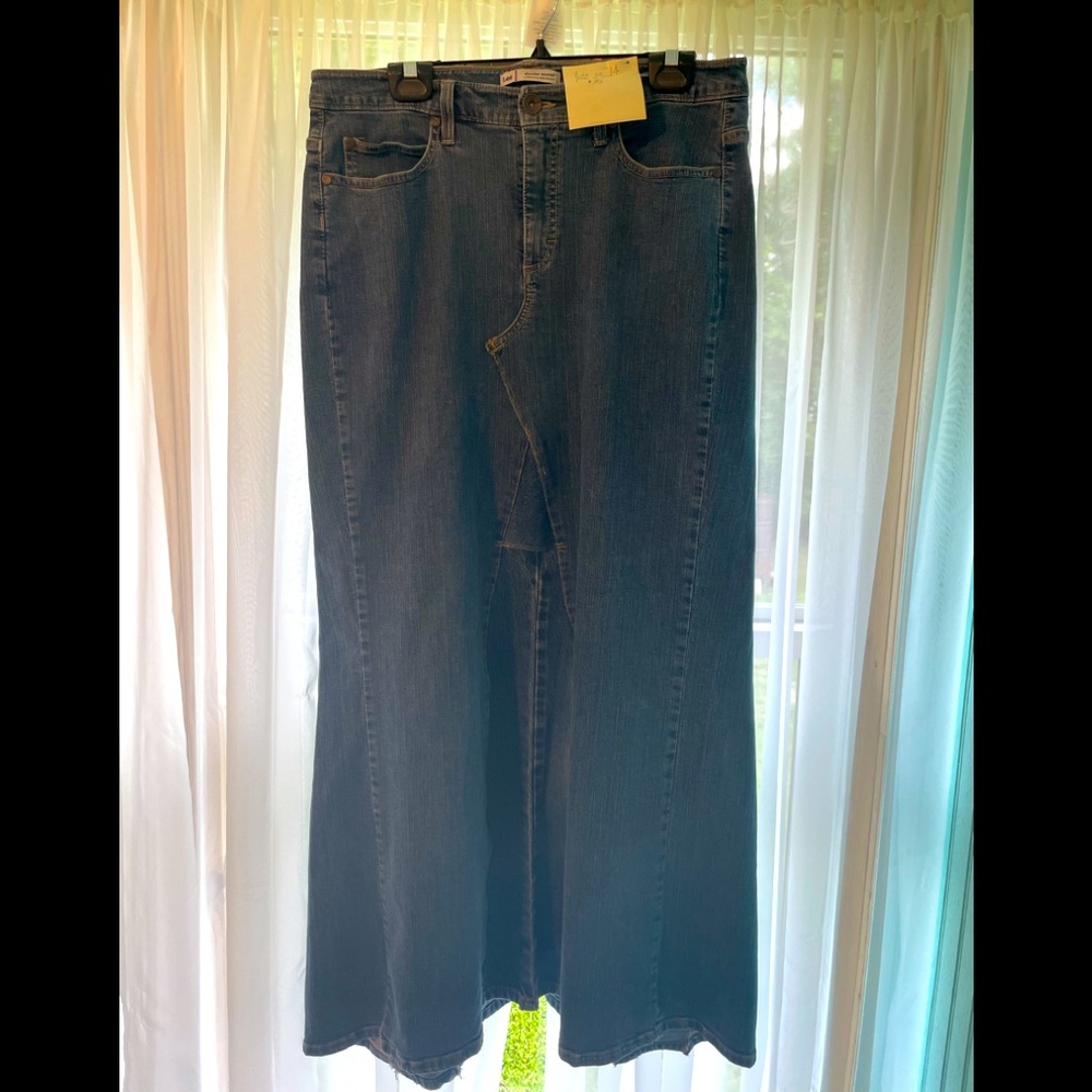 Lee slender secret lower on the waist jeans into a skirt size 14